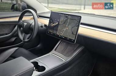 Седан Tesla Model 3 2022 в 