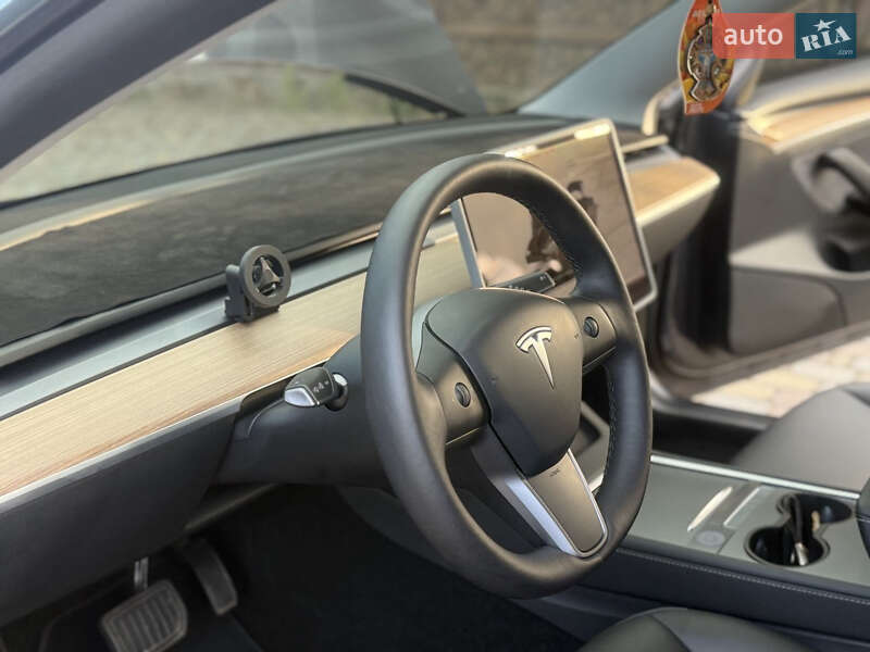 Седан Tesla Model 3 2023 в Запорожье