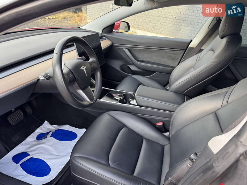 Седан Tesla Model 3 2018 в Луцке