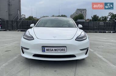 Седан Tesla Model 3 2019 в 