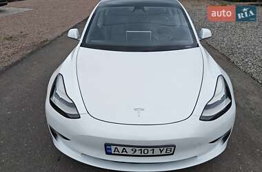 Седан Tesla Model 3 2019 в Броварах