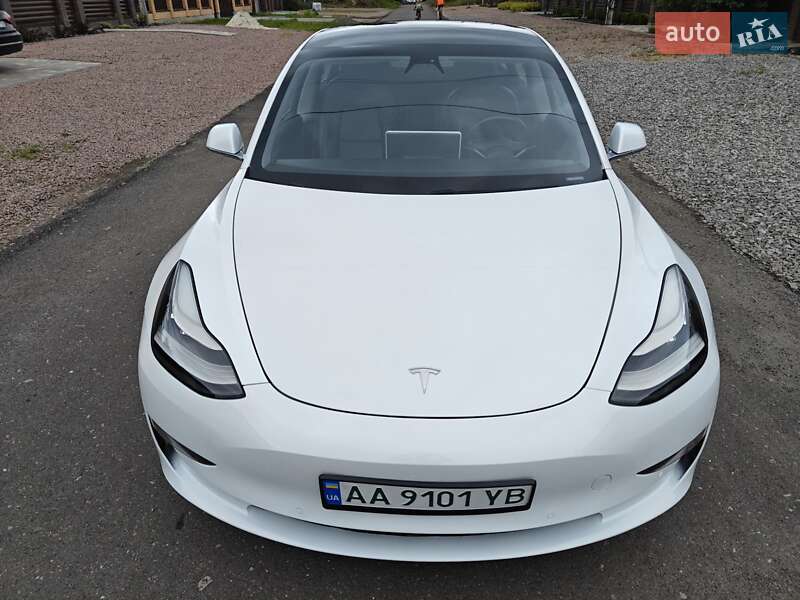 Седан Tesla Model 3 2019 в Броварах