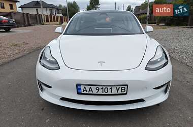 Седан Tesla Model 3 2019 в Броварах