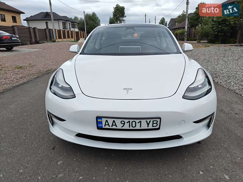 Седан Tesla Model 3 2019 в Броварах