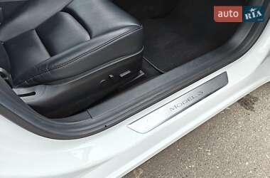 Седан Tesla Model 3 2019 в Броварах