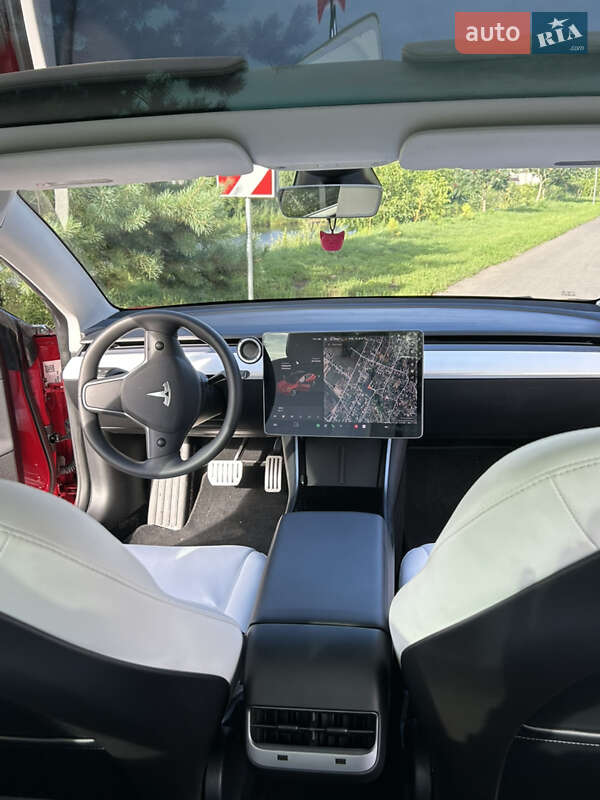 Седан Tesla Model 3 2018 в Киеве