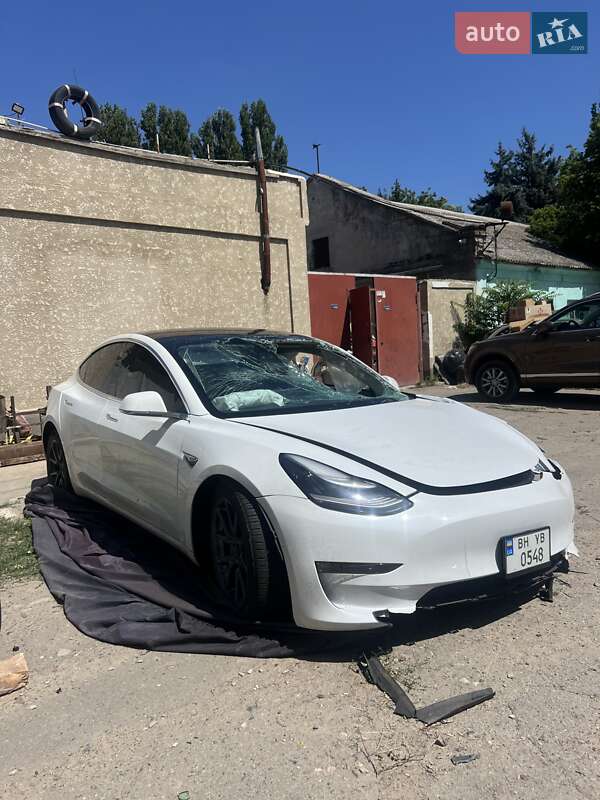 Tesla Model 3 2019