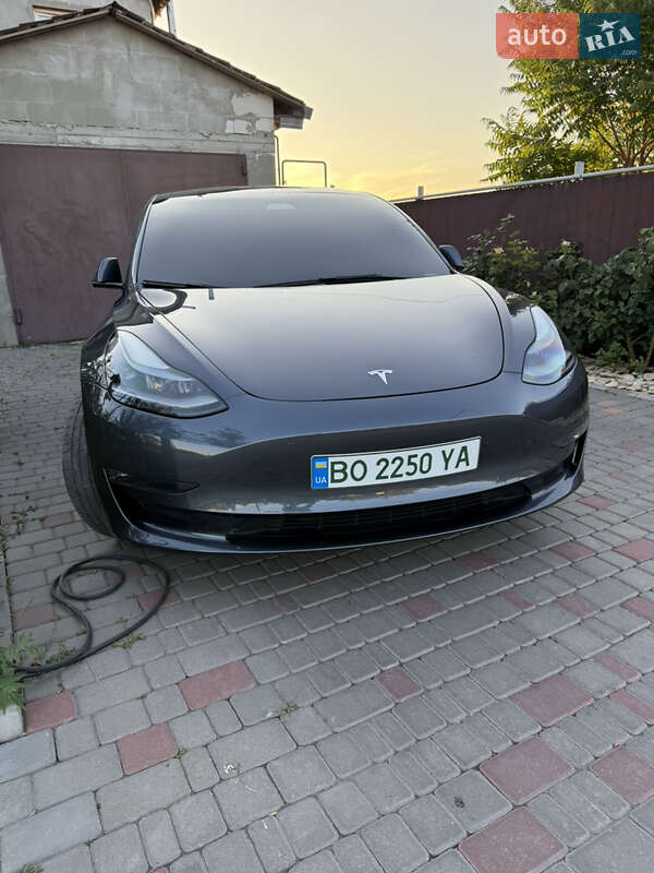 Седан Tesla Model 3 2021 в Одесі