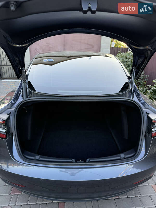 Седан Tesla Model 3 2021 в Одесі