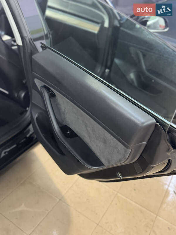 Седан Tesla Model 3 2018 в Яворове