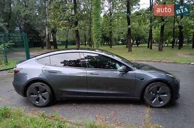 Седан Tesla Model 3 2023 в 