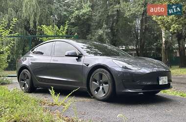 Седан Tesla Model 3 2023 в 