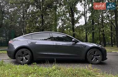 Седан Tesla Model 3 2023 в 