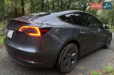Седан Tesla Model 3 2023 в 