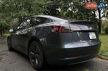 Седан Tesla Model 3 2023 в 