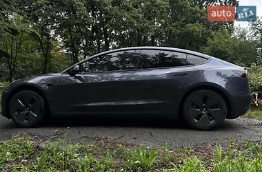 Седан Tesla Model 3 2023 в 