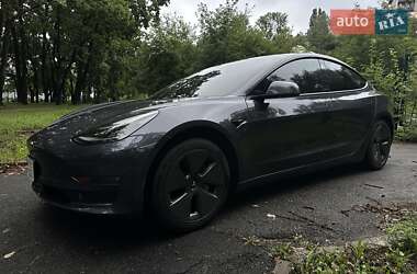 Седан Tesla Model 3 2023 в 
