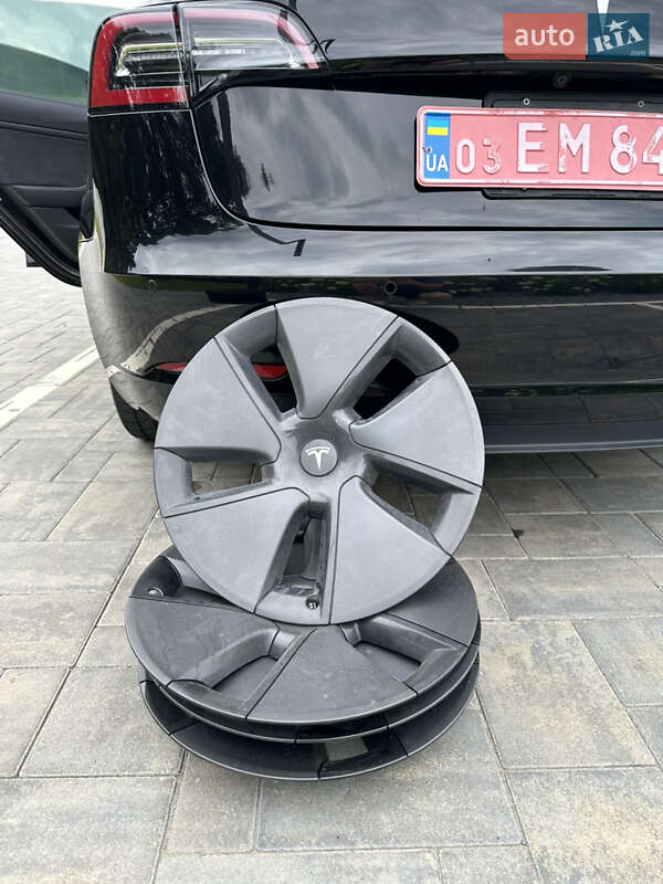 Седан Tesla Model 3 2022 в Луцьку