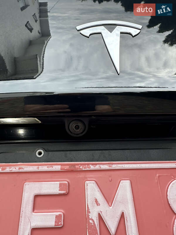 Седан Tesla Model 3 2022 в Луцьку