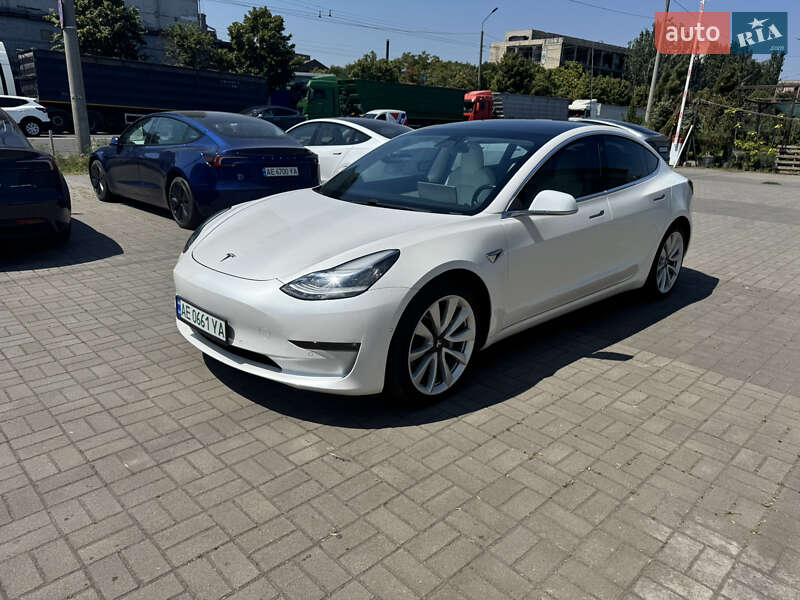 Tesla Model 3 2019