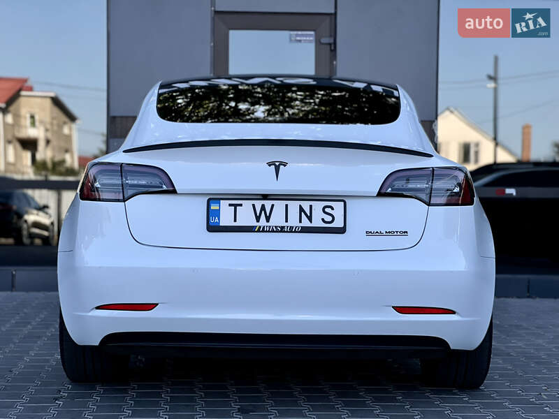 Седан Tesla Model 3 2022 в Одессе