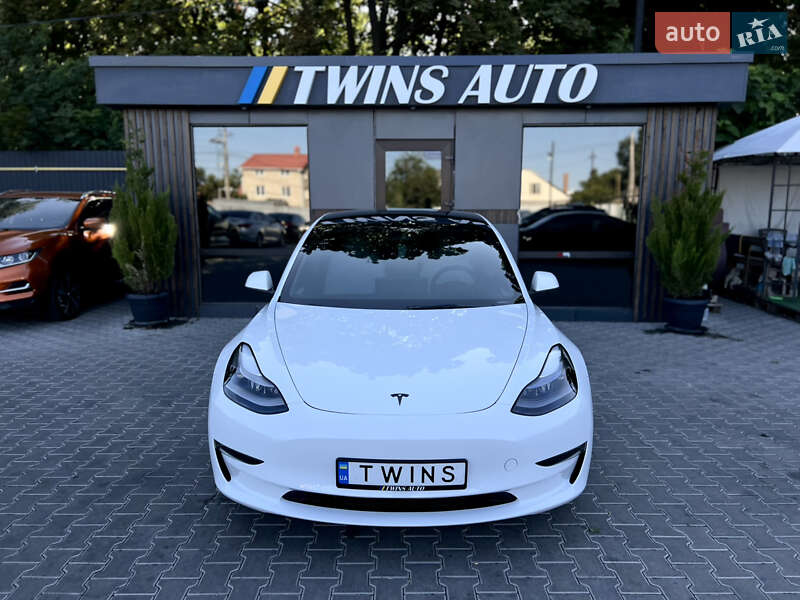 Седан Tesla Model 3 2022 в Одессе