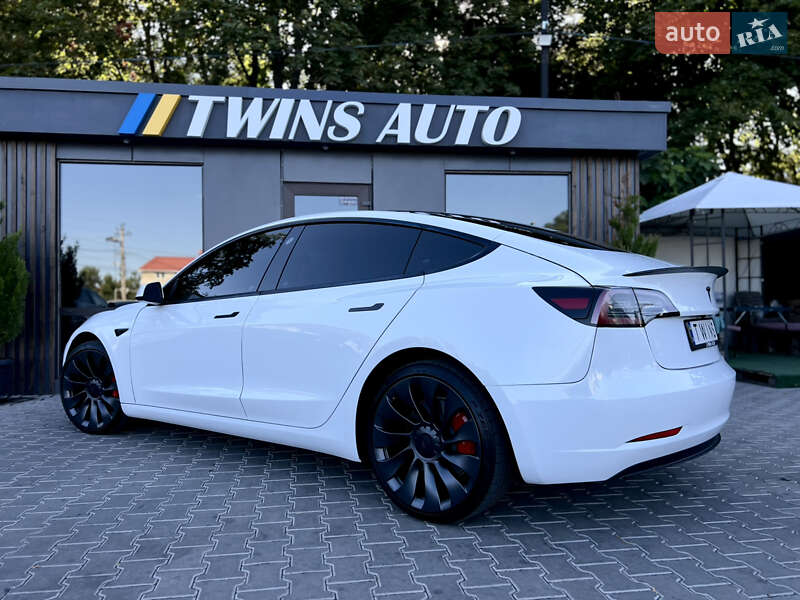 Седан Tesla Model 3 2022 в Одессе