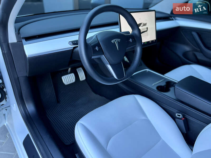 Седан Tesla Model 3 2022 в Одессе
