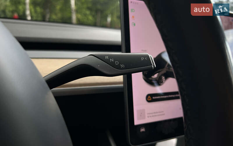 Седан Tesla Model 3 2018 в Львове