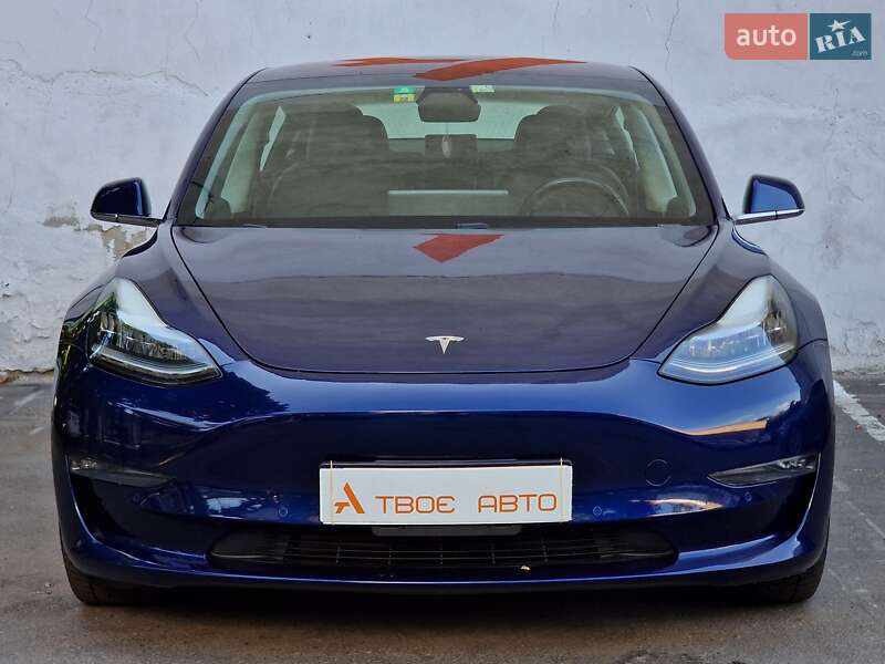 Седан Tesla Model 3 2018 в Одесі