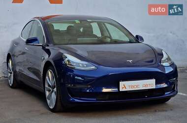 Седан Tesla Model 3 2018 в Одессе