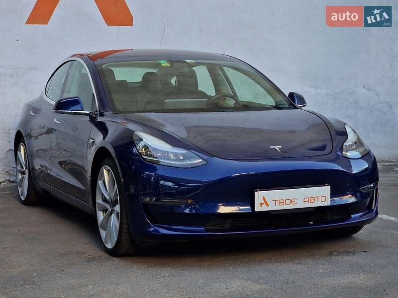 Седан Tesla Model 3 2018 в Одесі