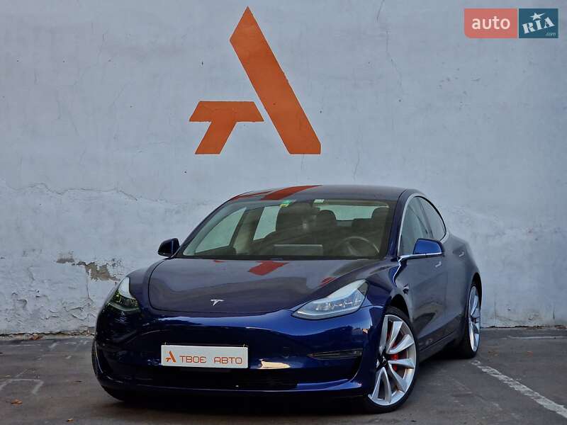 Седан Tesla Model 3 2018 в Одесі