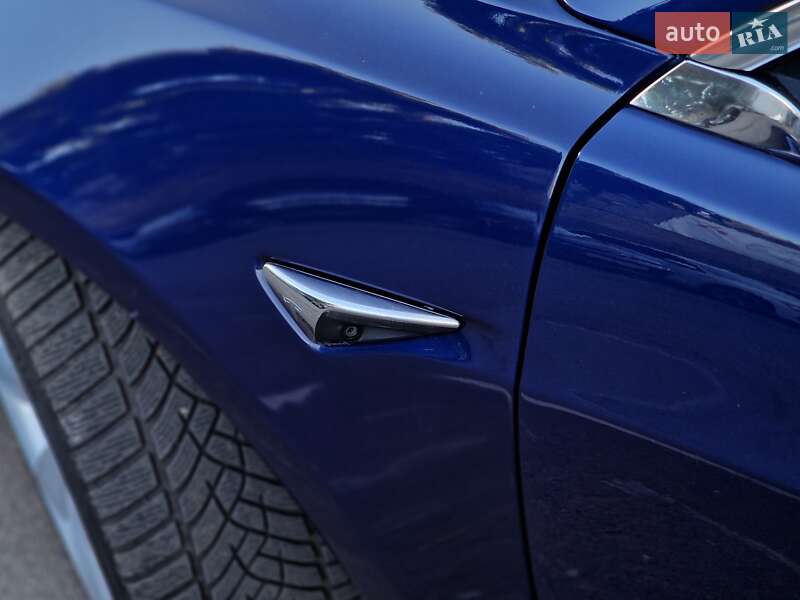 Седан Tesla Model 3 2018 в Одесі