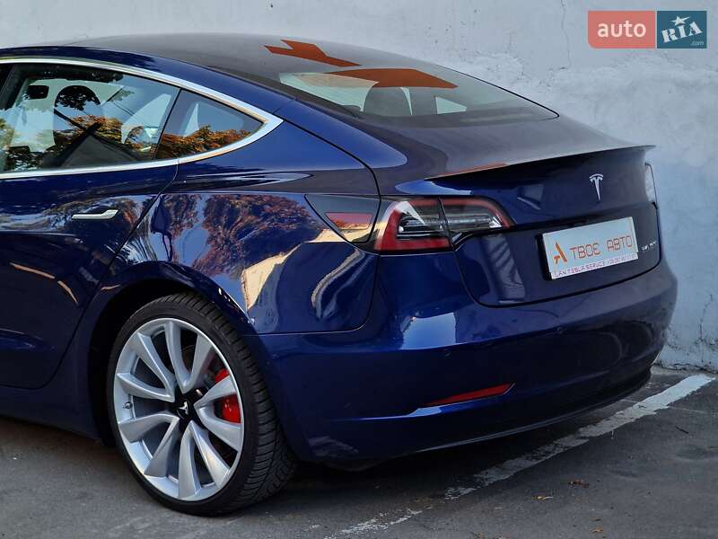 Седан Tesla Model 3 2018 в Одесі