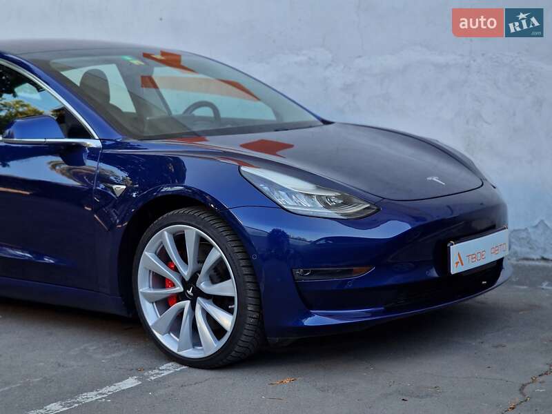 Седан Tesla Model 3 2018 в Одесі