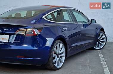 Седан Tesla Model 3 2018 в 