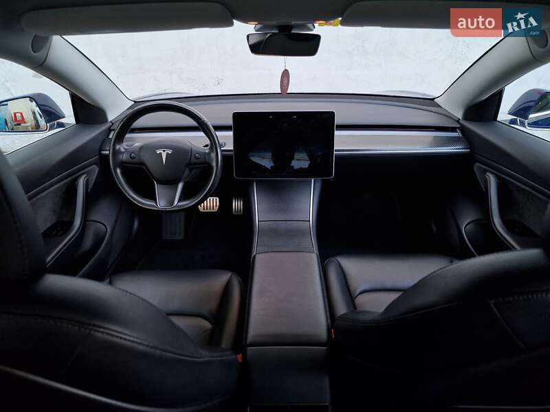 Седан Tesla Model 3 2018 в Одесі