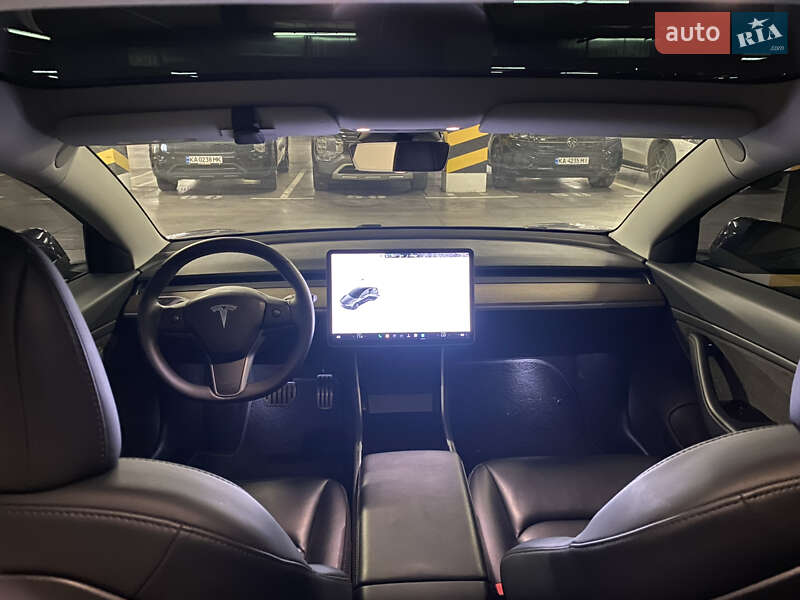 Седан Tesla Model 3 2019 в Киеве