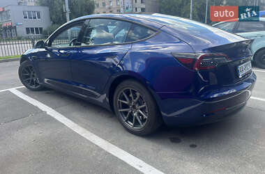Седан Tesla Model 3 2023 в Києві