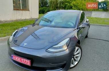 Седан Tesla Model 3 2018 в Борисполі