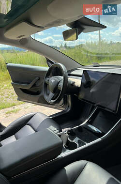 Седан Tesla Model 3 2019 в 