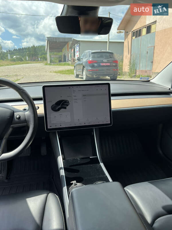 Седан Tesla Model 3 2019 в Ивано-Франковске