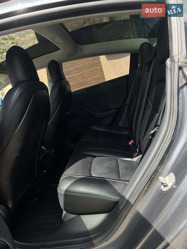 Седан Tesla Model 3 2019 в Ивано-Франковске