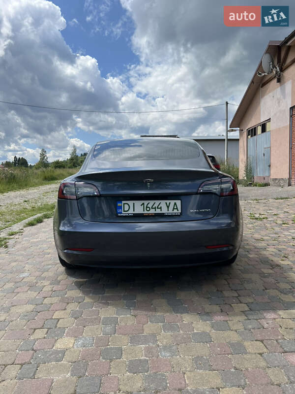 Седан Tesla Model 3 2019 в Ивано-Франковске