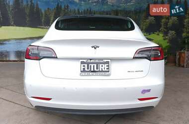 Седан Tesla Model 3 2019 в 