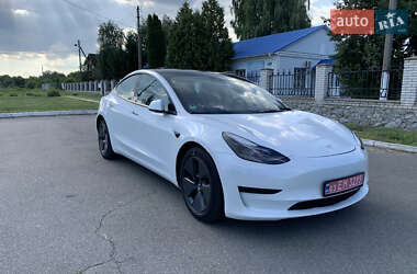 Седан Tesla Model 3 2021 в 
