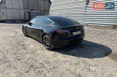 Седан Tesla Model 3 2020 в 
