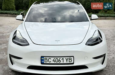 Седан Tesla Model 3 2021 в 