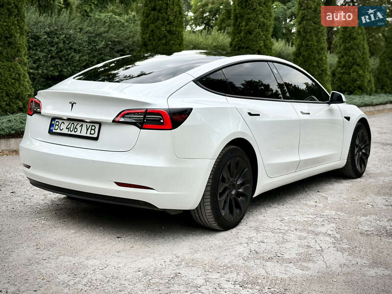 Седан Tesla Model 3 2021 в Днепре